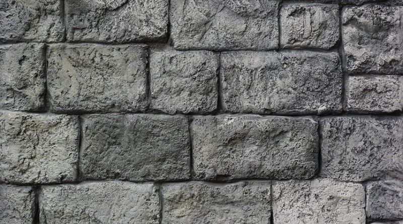 Mauer trocken legen