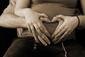 Neues Leben, neue Wege: Schwangerschaft in der LGBTQ+ Community