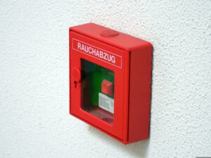 Wenn der beste Freund in Gefahr ist: Brandschutz für Hunde im eigenen Zuhause